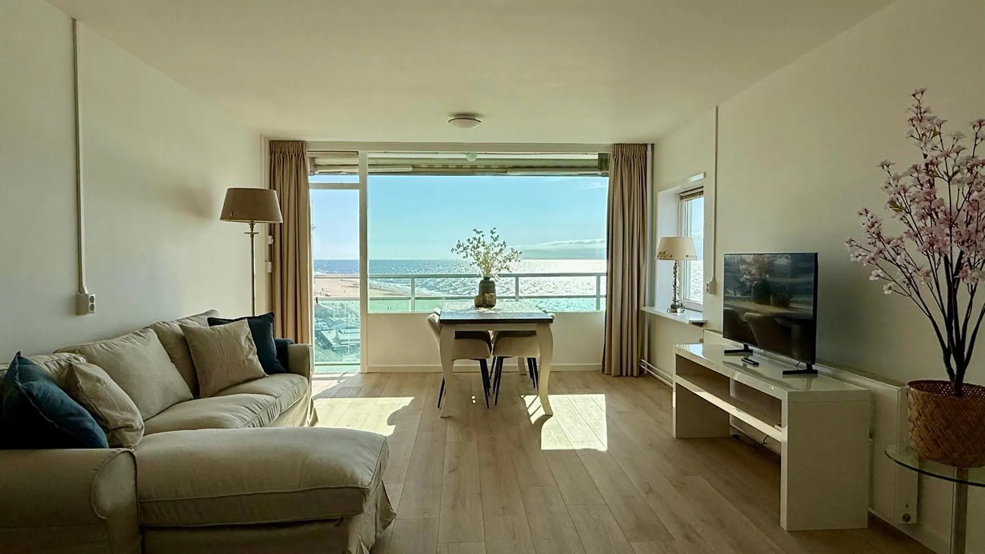 Sunset Beach Zandvoort Holandia